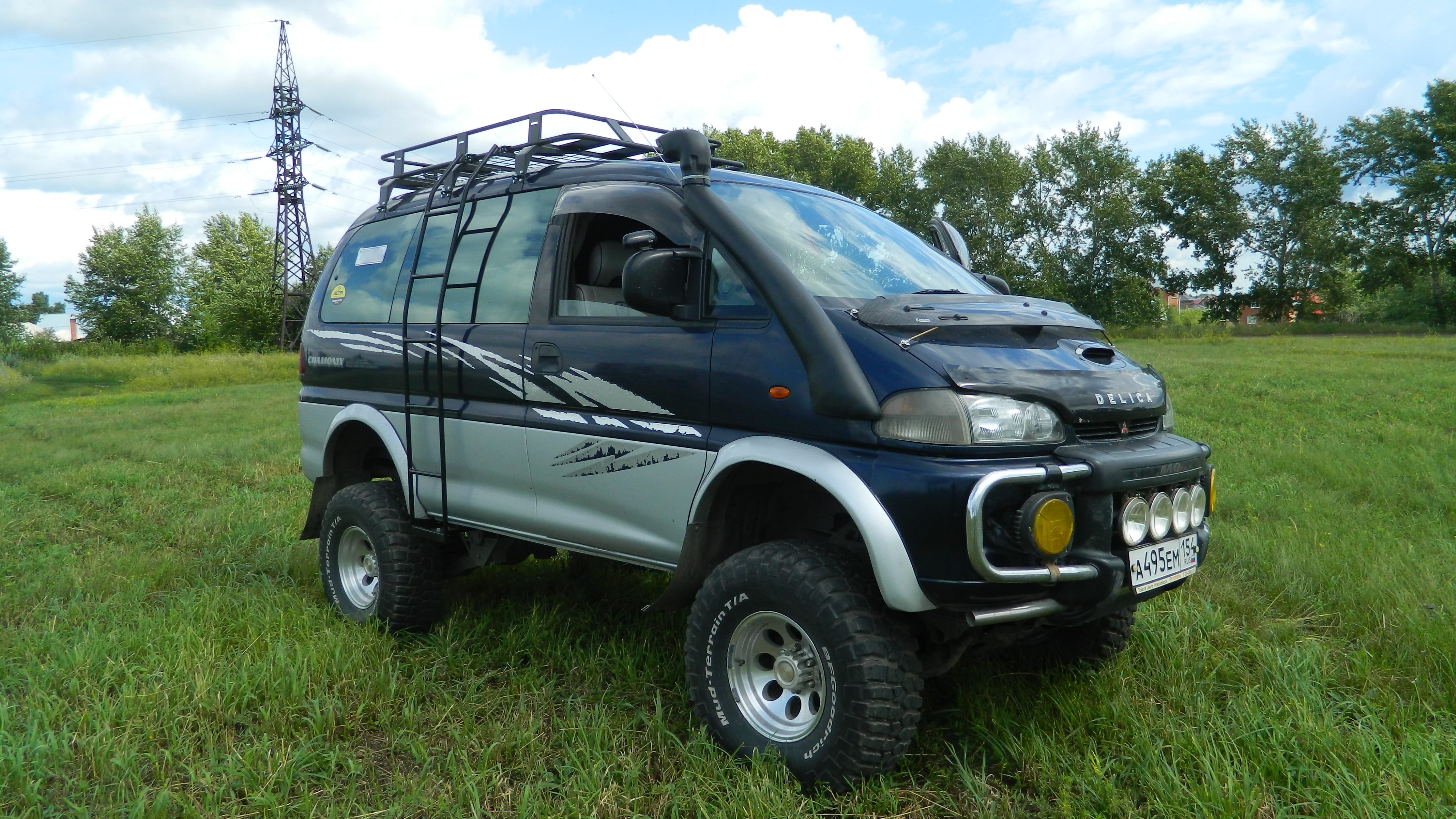 Мицубиси делика. Mitsubishi Delica l400. Mitsubishi Delica 400. Митсубиси Делика экспедиционный. Мицубиси Делика экспедиционник.